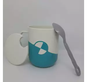 Пластиковая кофейные кружка с крышкой и ложкой