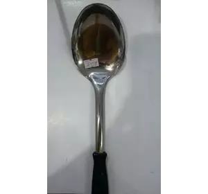Кухонная металлическая ложка с черной ручкой